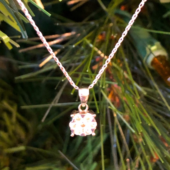 Cluster diamond necklace - Picture 5 of 9